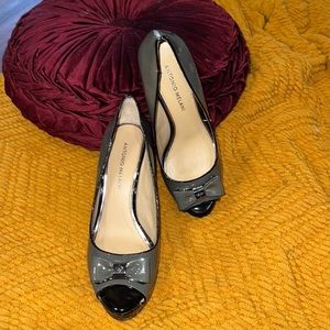 Gianni Bini Patent Stiletto Platform Heels - Sz. 8 - Gray/Black - Good Condition